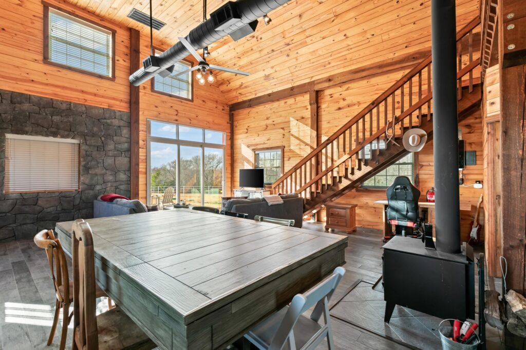 13SouthGuestCabinFirstFloorbufta5ubmo