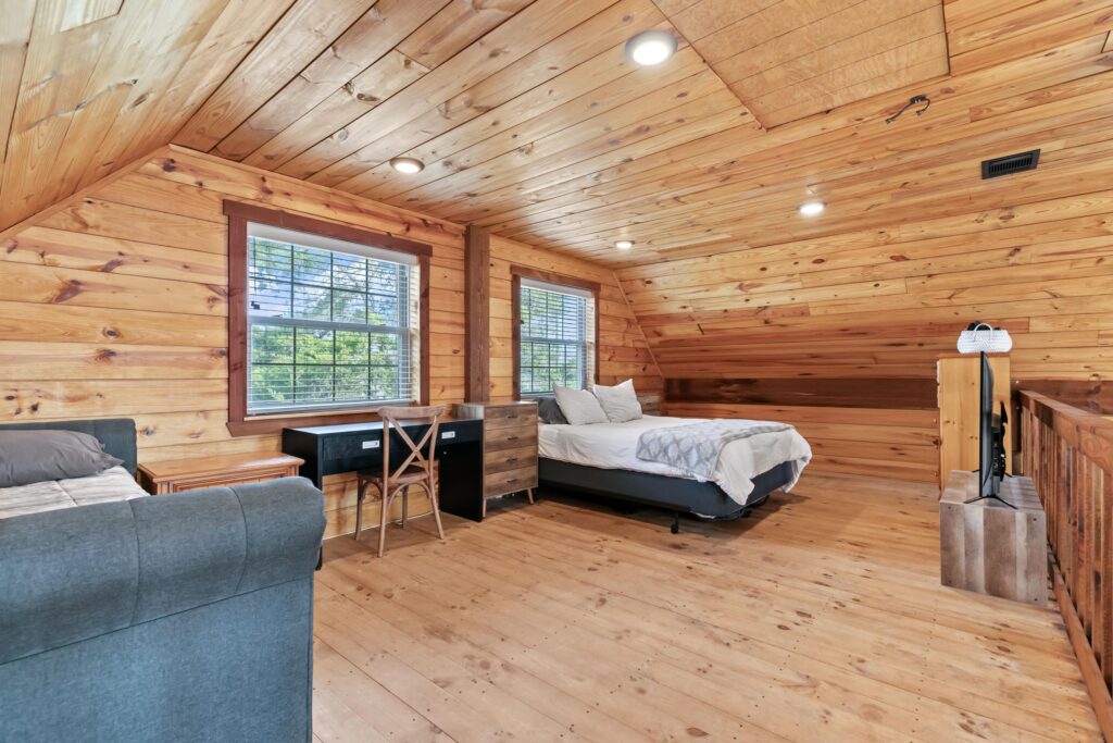 17NorthGuestCabinLoft3hb7jbweff