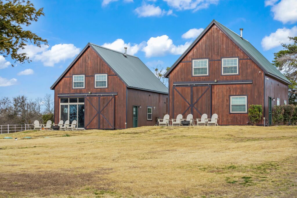 1GuestCabinsCloseupViewgt622e8ao6