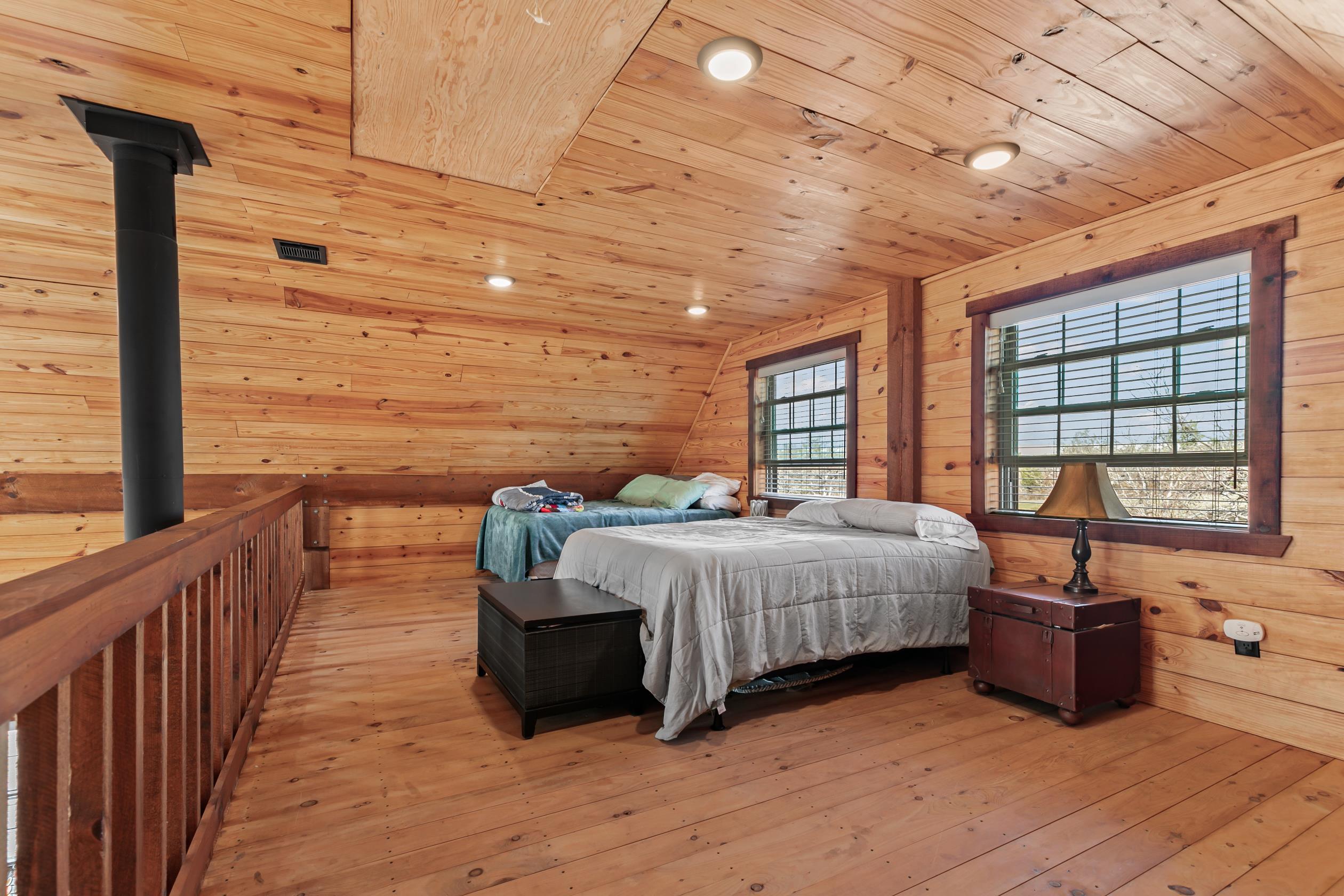 23NorthGuestCabinLoftzix8citrwy