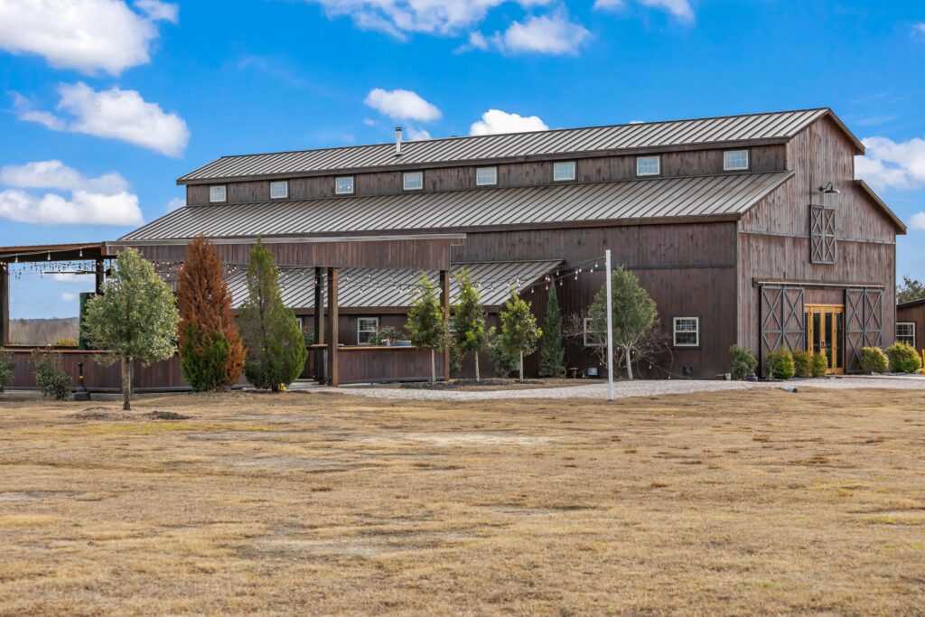 41EventCenterandCoveredOutdoorAreatg2x4uviaf