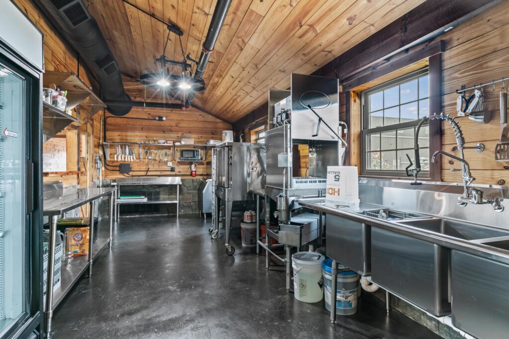 47EventCenerKitchenwt82up5jq9