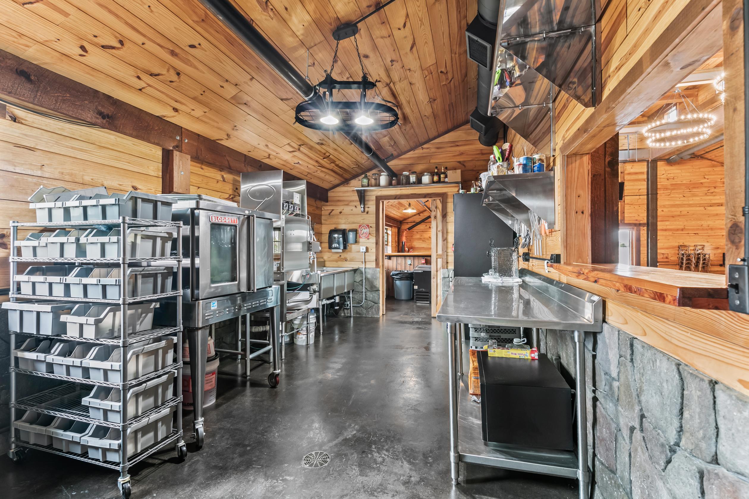 48EventCenterKitcheno8ip6vtep9