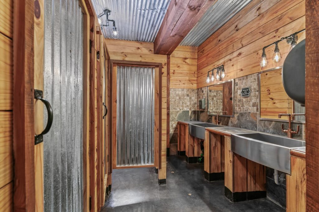 51EventCenterBathroommm6ffo9f3m