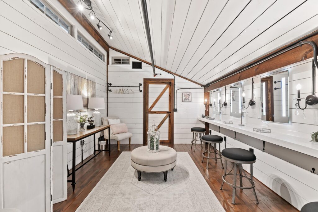 61EventCenterWomensDressingRoomqi3mo0dap